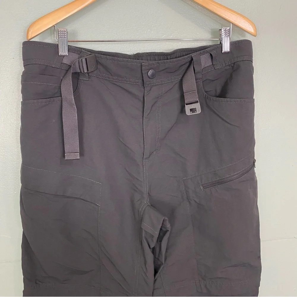 The North Face Convertible Shorts‎ Dark Gray Pants Large